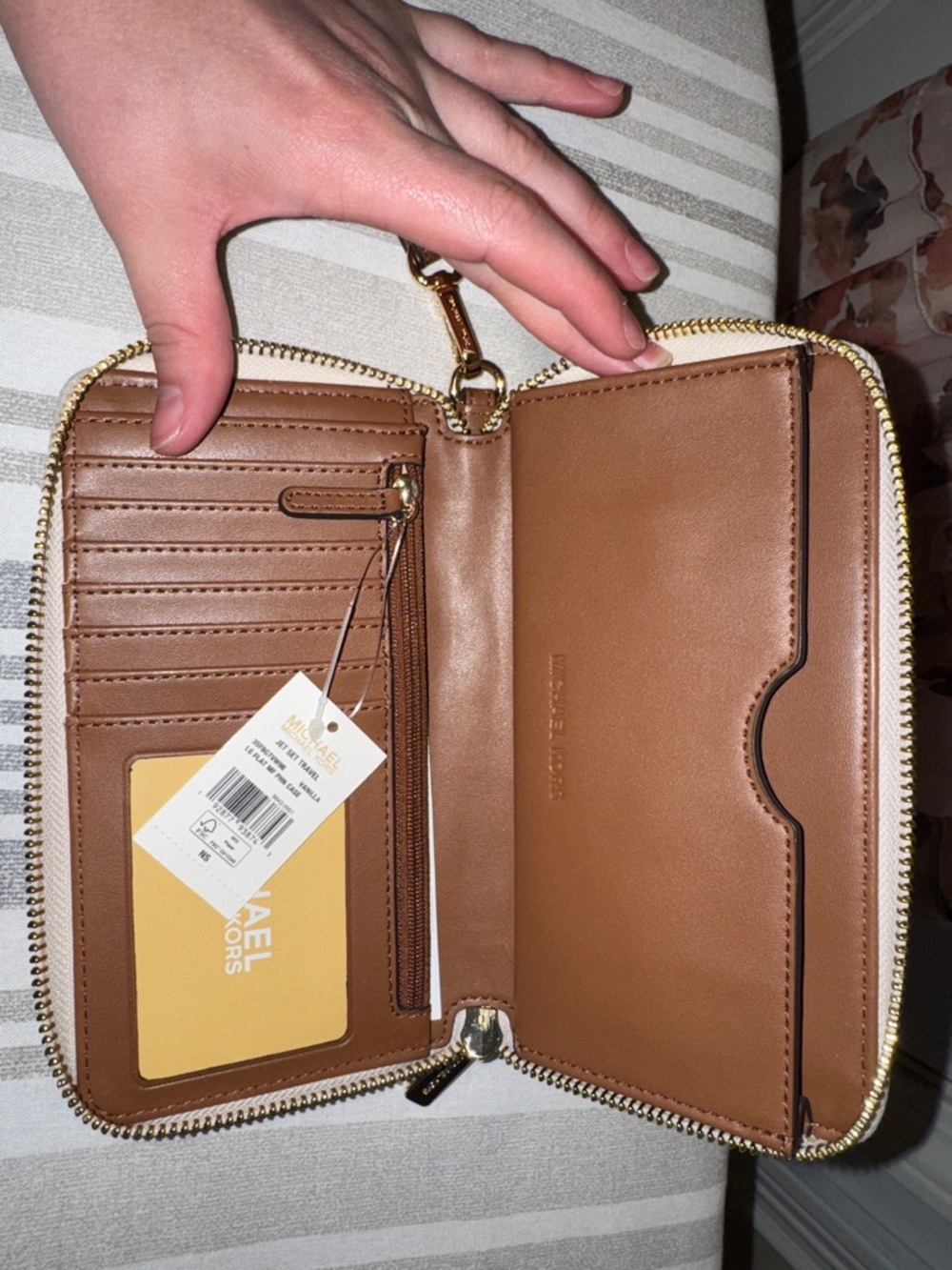 Michael Kors Beige/Chalk Signature Zip-Around Wristlet - Picture 3 of 4